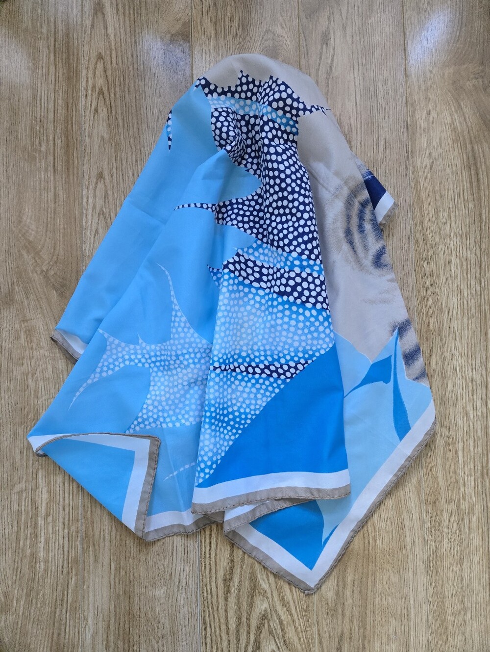 SILK Scarf Vintage LEONARDI in Shades of Blue + Tan. 31.5 inches x 31.5 inches